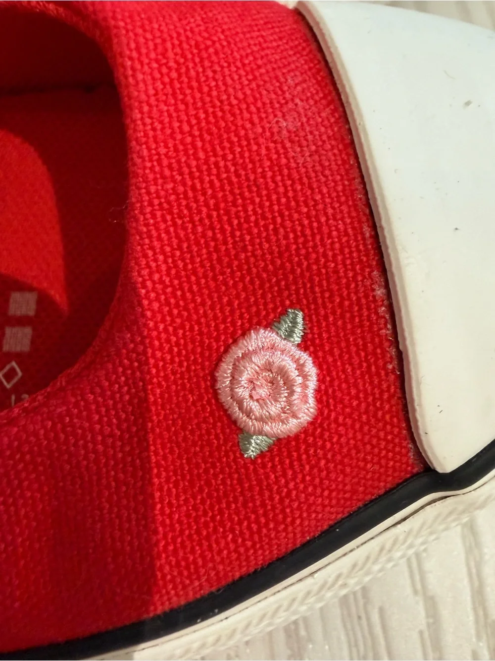 Converse Kids Chuck Taylor All Star Dainty Mary Jane in Red. Size 12
